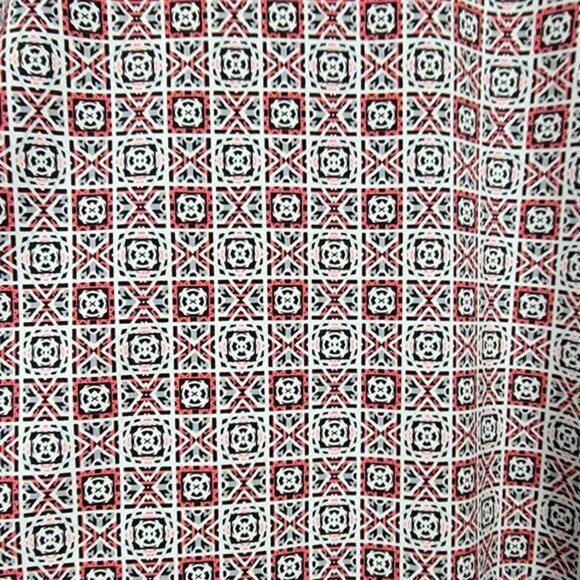 Liz Claiborne Blouse Womans Size M Geometric Pattern Round Neck - Picture 8 of 12